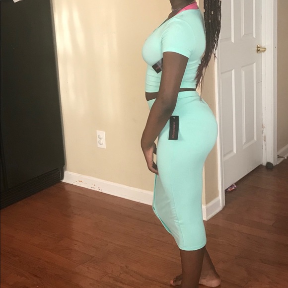 Mint Botton Down Skirt Set - Picture 3 of 3